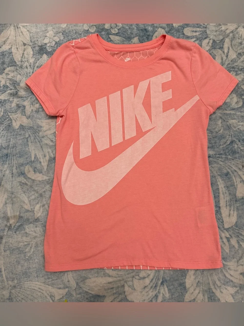 Nike athletic wear Girls' Pink Logo Tee size L